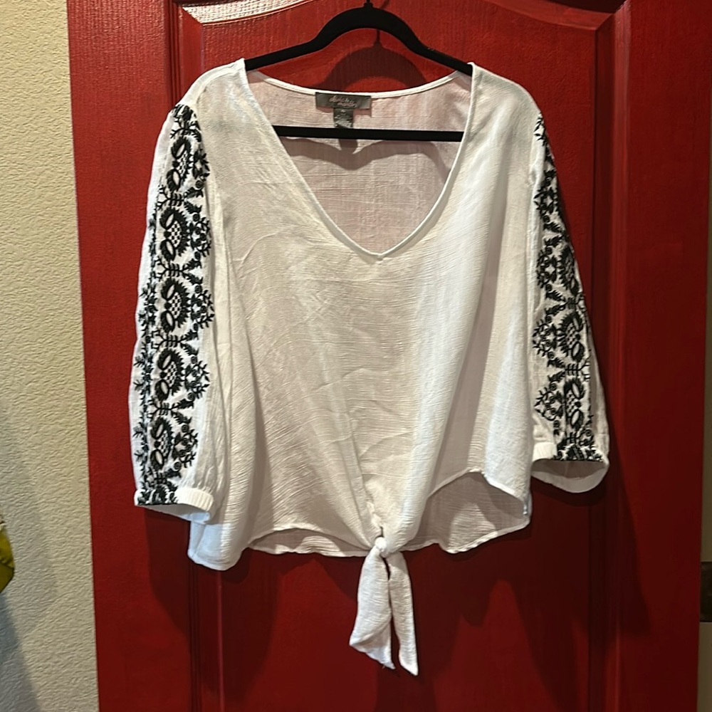 The neck tied the waist long sleeve top